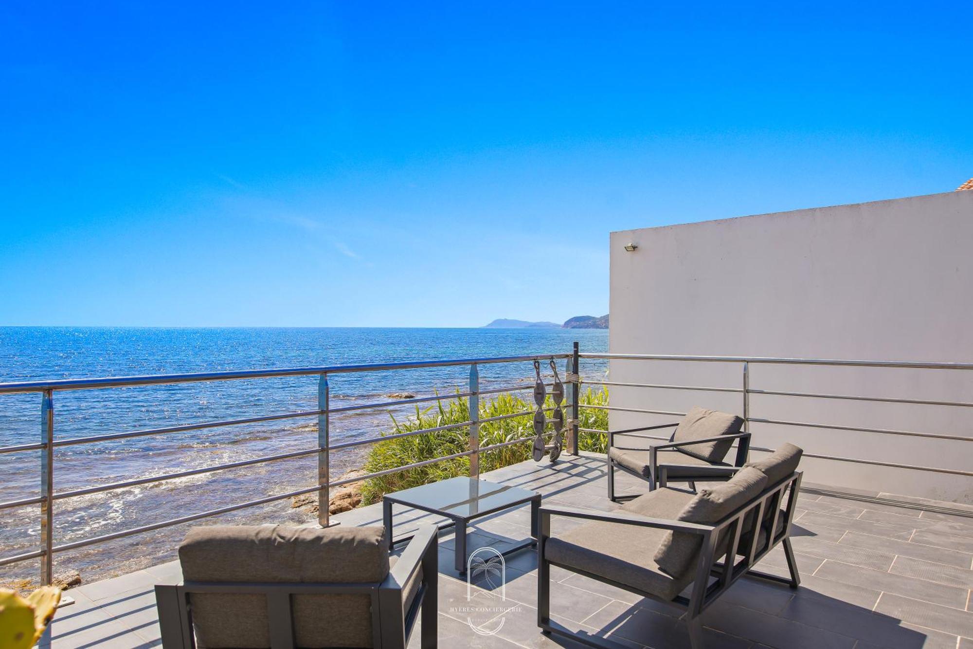 Maison Sur L'Eau-Hyeres-Almanarre-Parkings Clim Wifi By Hc Ngoại thất bức ảnh