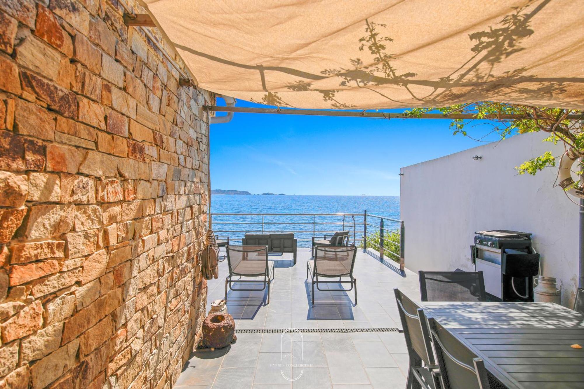 Maison Sur L'Eau-Hyeres-Almanarre-Parkings Clim Wifi By Hc Ngoại thất bức ảnh