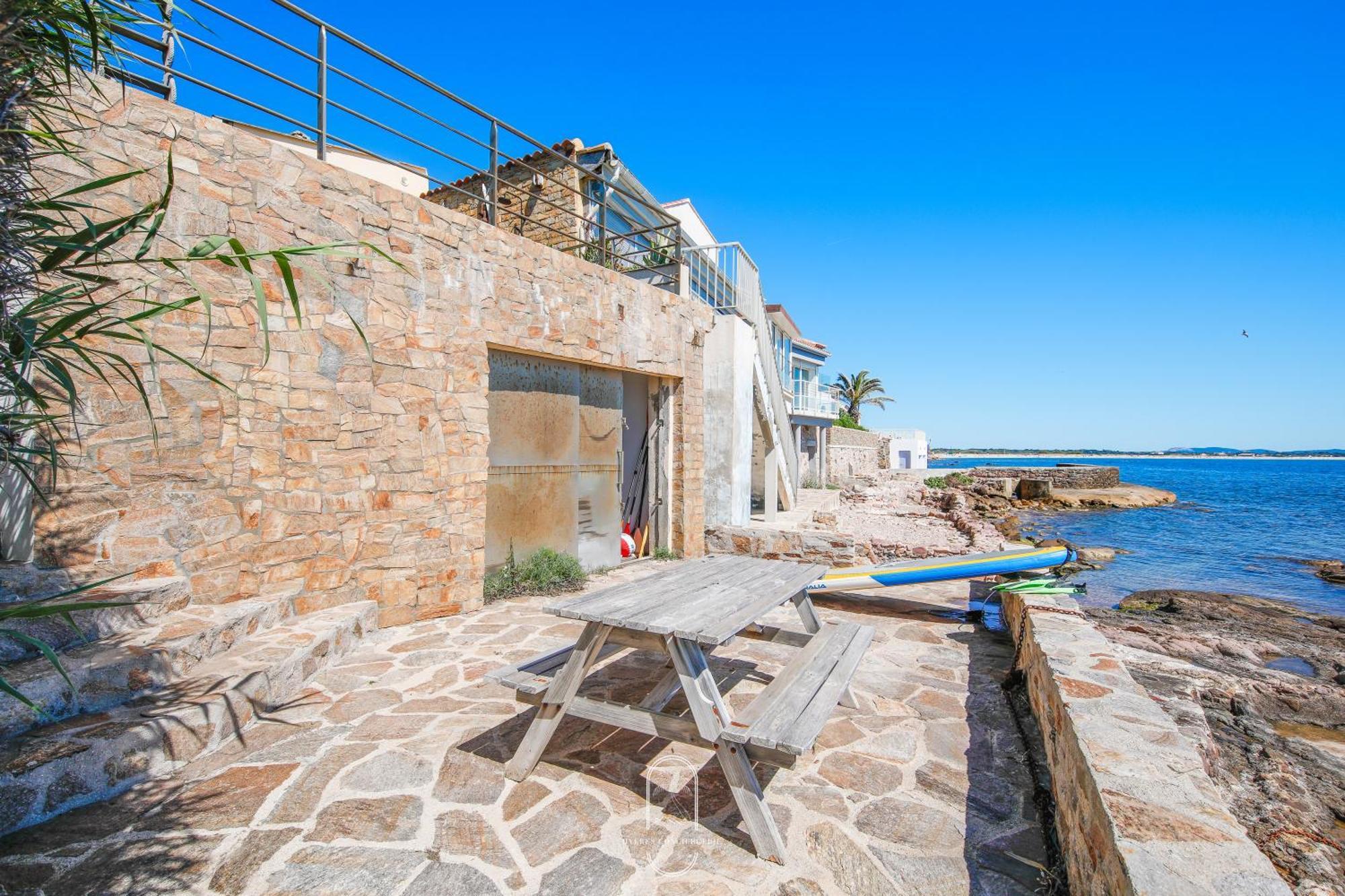Maison Sur L'Eau-Hyeres-Almanarre-Parkings Clim Wifi By Hc Ngoại thất bức ảnh