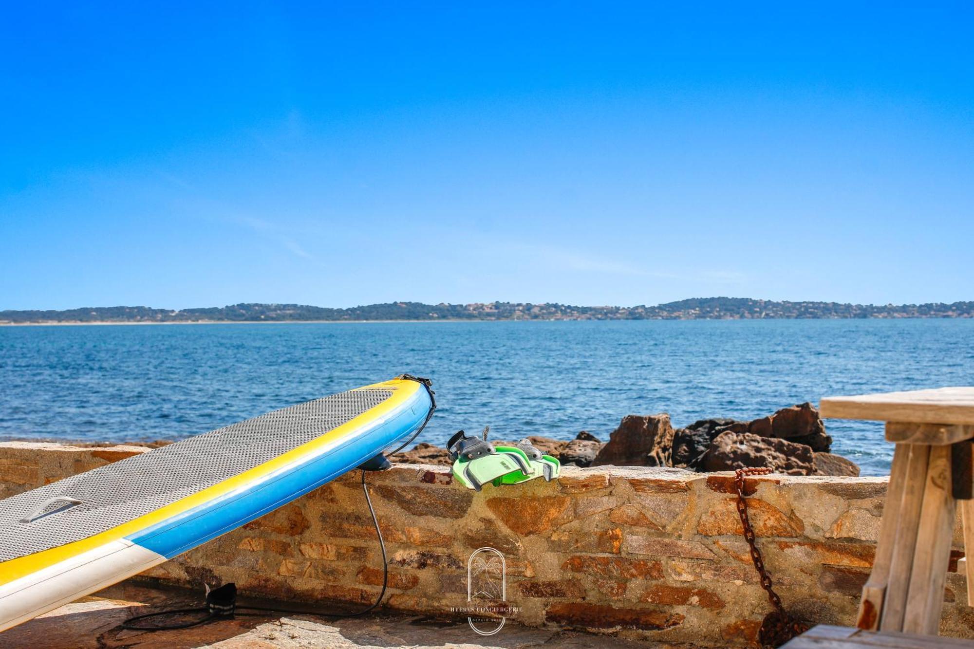 Maison Sur L'Eau-Hyeres-Almanarre-Parkings Clim Wifi By Hc Ngoại thất bức ảnh