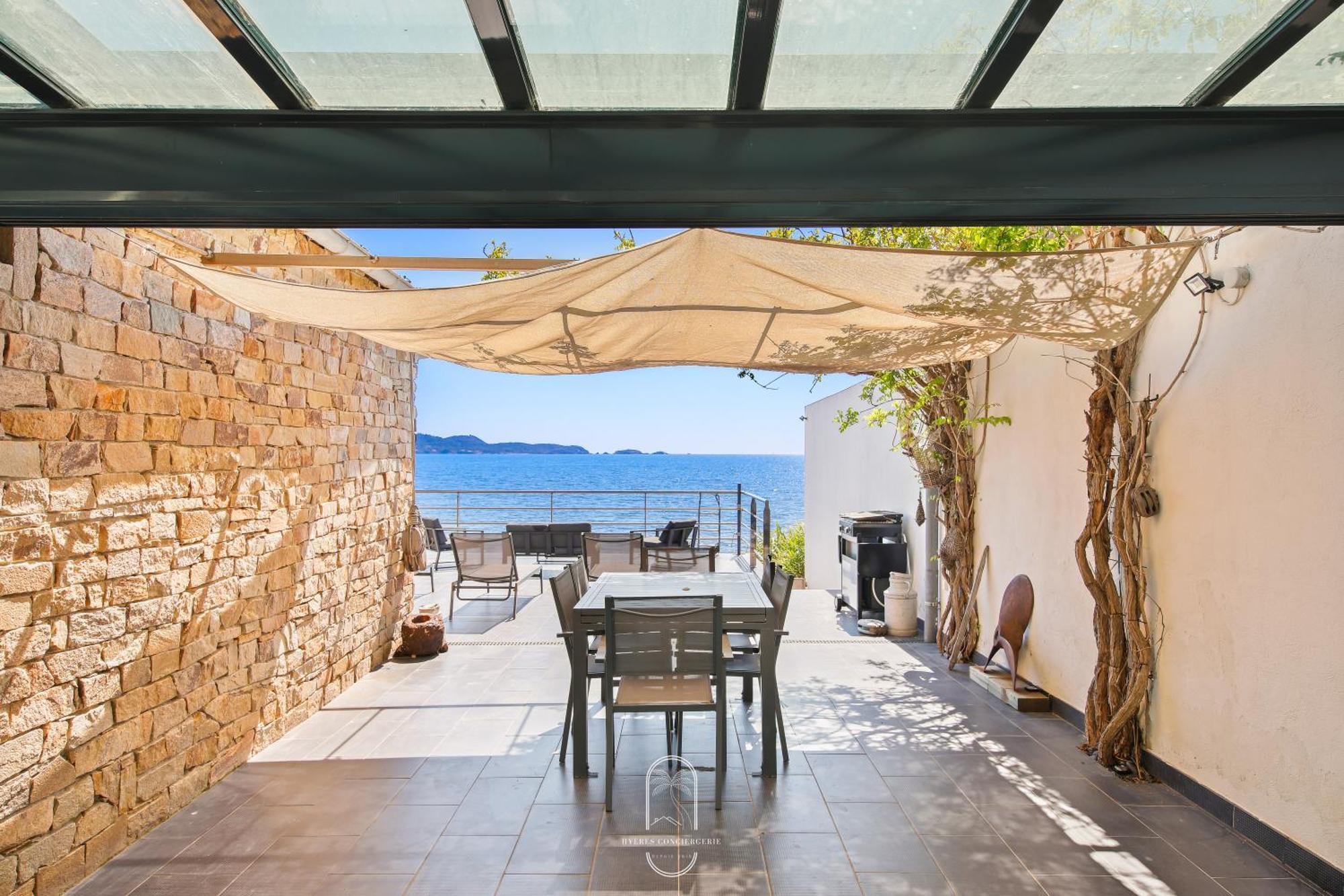 Maison Sur L'Eau-Hyeres-Almanarre-Parkings Clim Wifi By Hc Ngoại thất bức ảnh