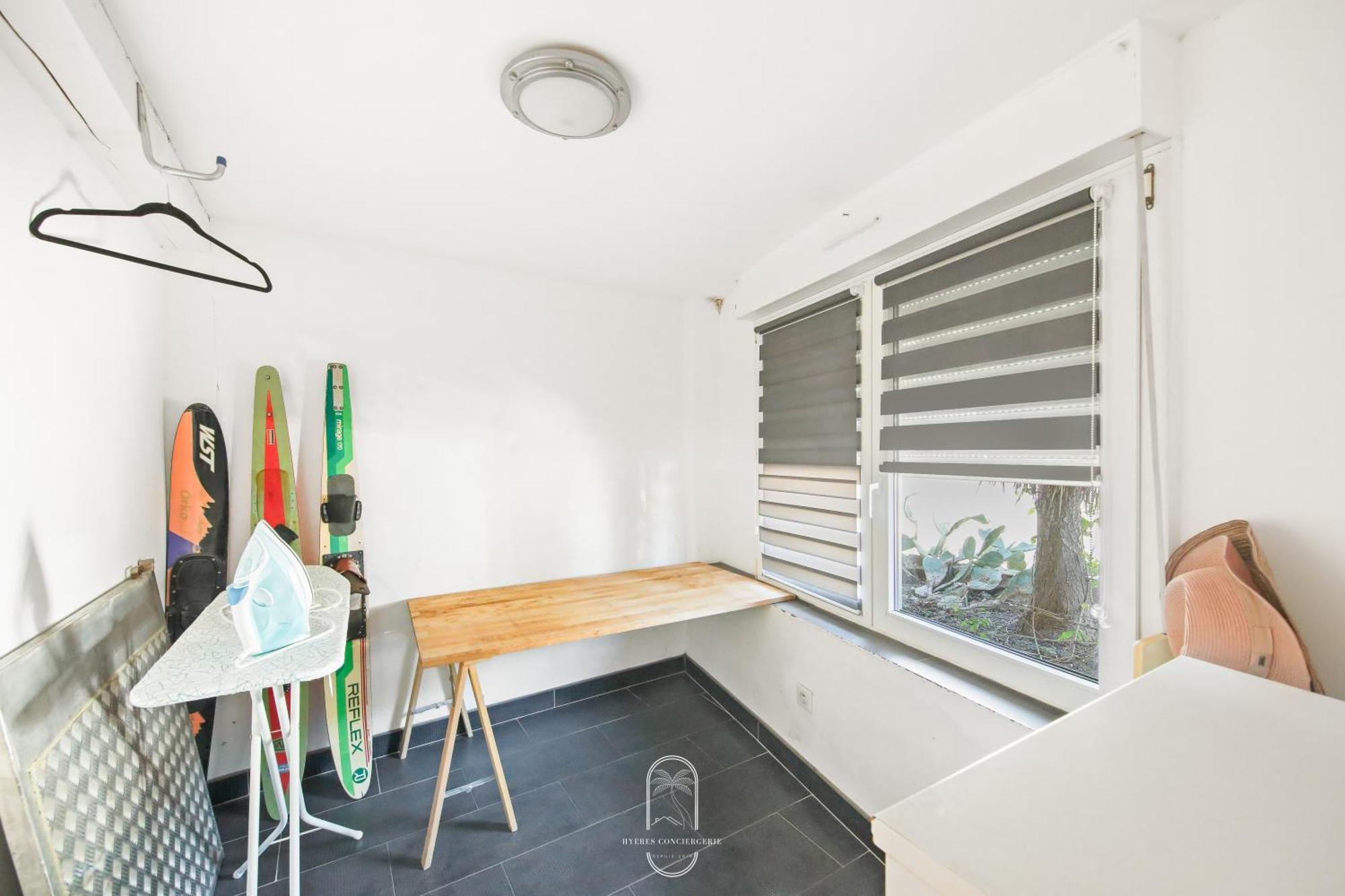 Maison Sur L'Eau-Hyeres-Almanarre-Parkings Clim Wifi By Hc Ngoại thất bức ảnh
