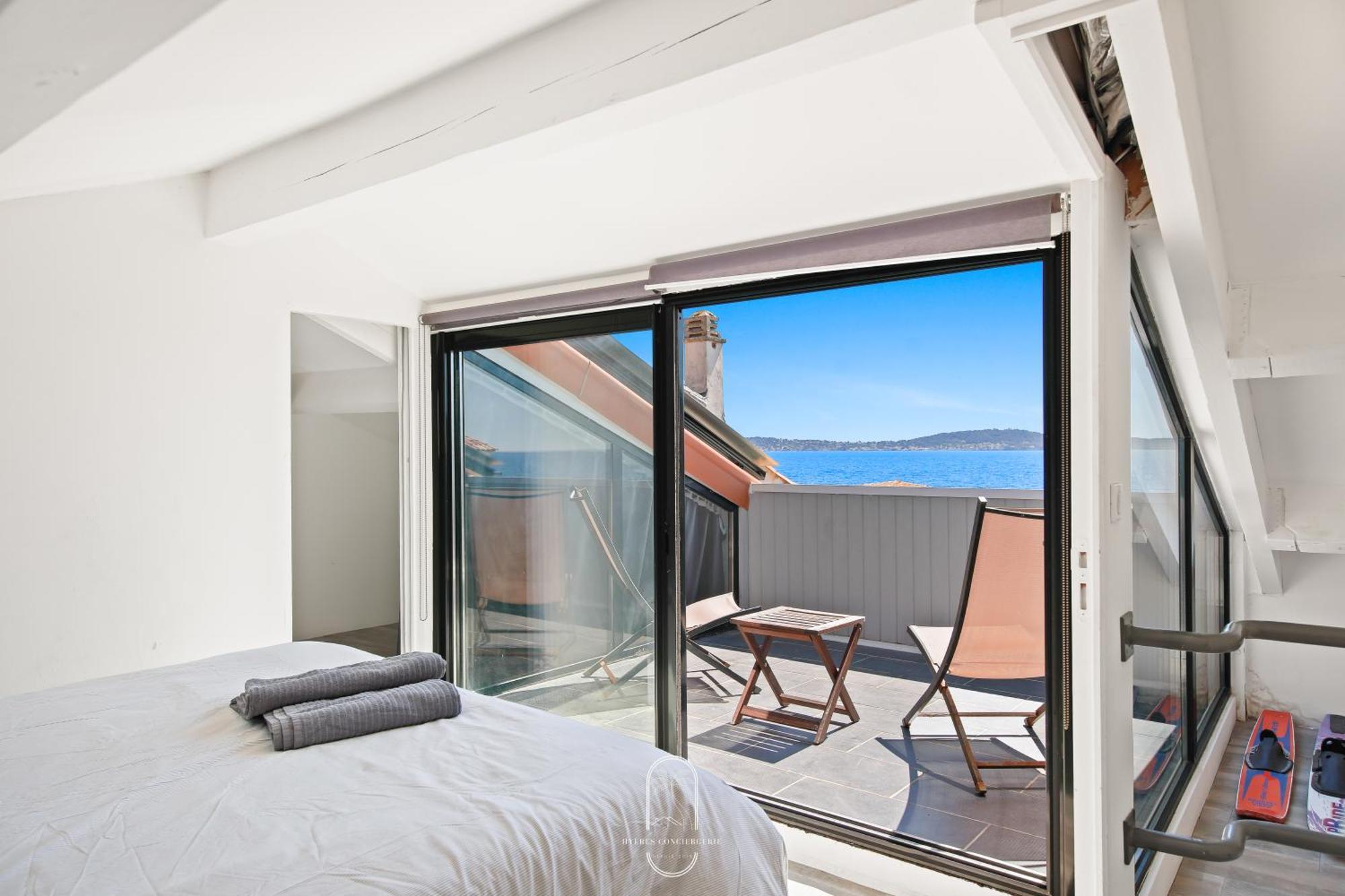 Maison Sur L'Eau-Hyeres-Almanarre-Parkings Clim Wifi By Hc Ngoại thất bức ảnh